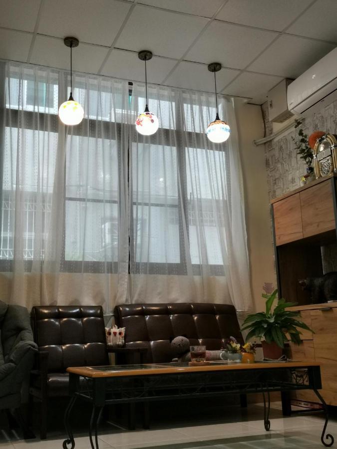 摩登旅宿 Tainan Buitenkant foto