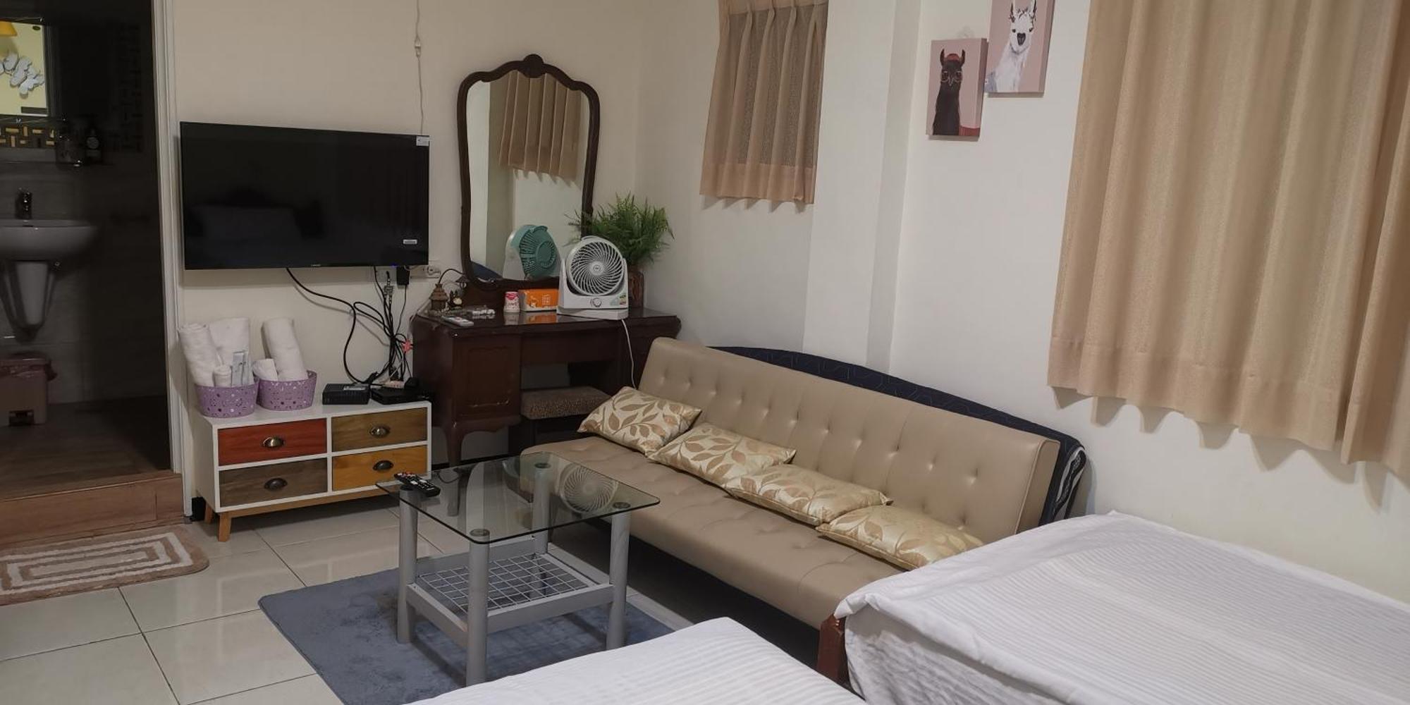 摩登旅宿 Tainan Buitenkant foto